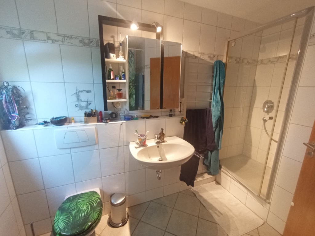 Großzügige, möblierte 2-Zimmer-Wohnung mit Garten, Jacuzzi & Terrasse in Stuttgart-Riedenberg – befristet für 3 Monate – Wiesenäckerstraße, 70619 Stuttgart Riedenberg – Vorschaubild 17
