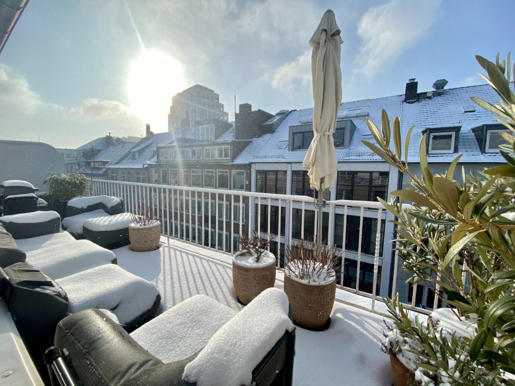 WG-Zimmer Stadtmitte Klosterstraße - Südterrasse im Winter