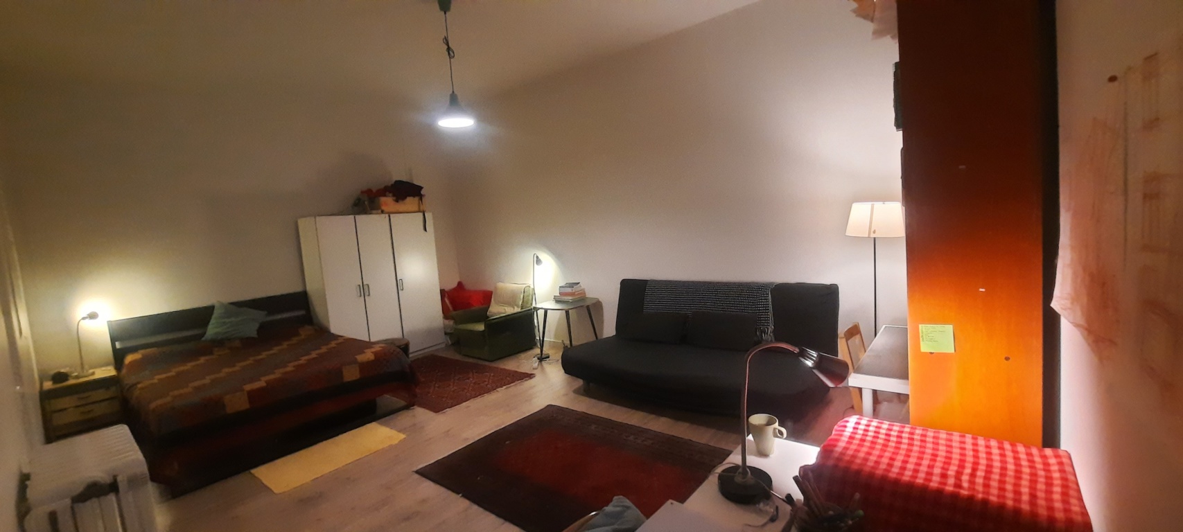 Offering an independant, 49 square meter apartment In Neuköln, Berlin for three months from October.