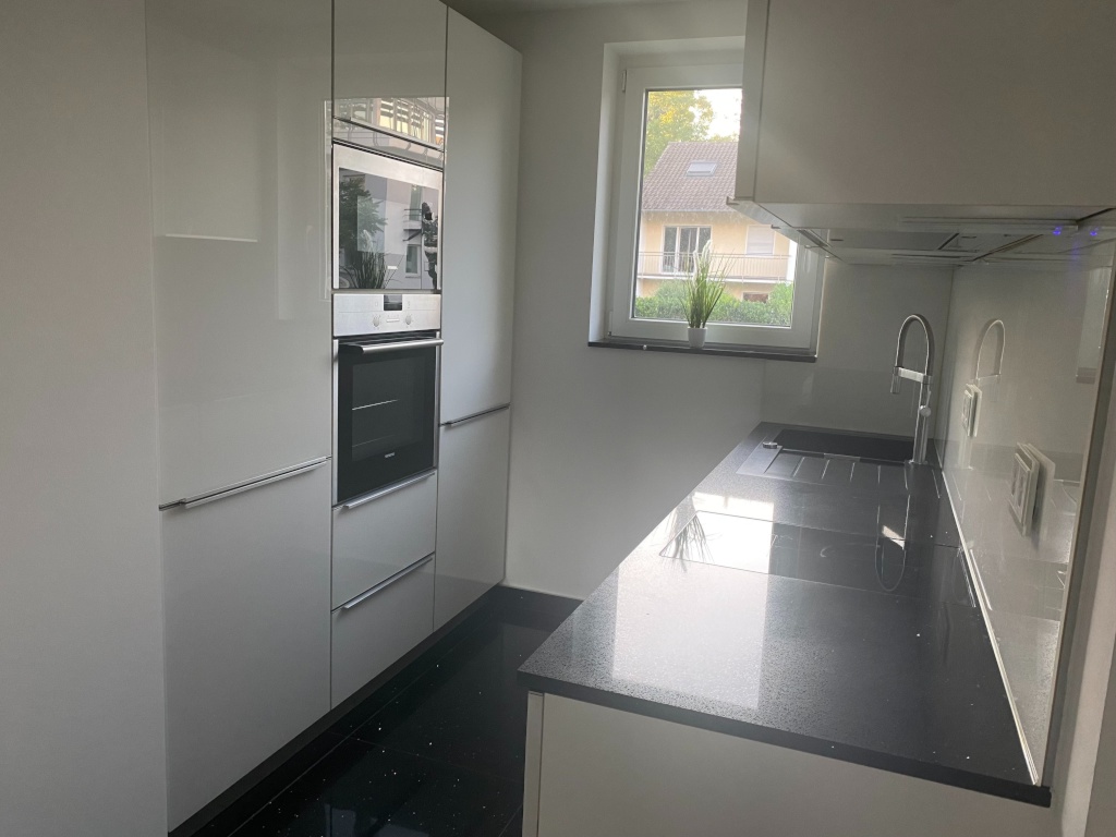 Exklusiv möbliertes Premium-Appartement mit großem Balkon – Biebricher Allee 81, 65187 Wiesbaden Biebrich – Vorschaubild 3