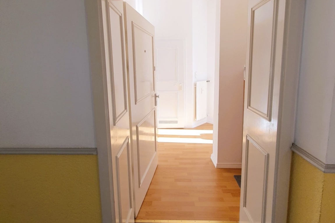 All-In-Miete, möbliertes Altbauapartment mit 2 Balkonen & Parkplatz in Bestlage Wiesbaden-Südost / All-inclusive rent, furnished historic apartment with 2 balconies & parking space in prime Wiesbaden-Southeast location – Mainzer Straße 62, 65185 Wiesbaden Südost – Vorschaubild 6