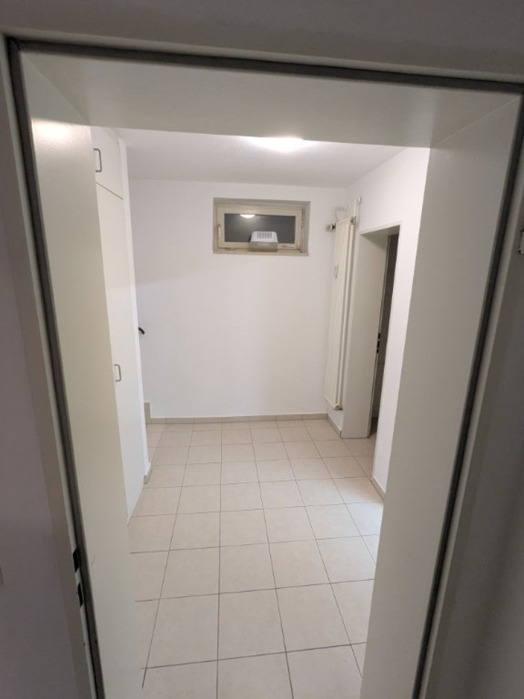 WG-Zimmer Erphoviertel Ostmarkstraße - Blick in den Kellerflur vom Durchgang zum Badezimmer