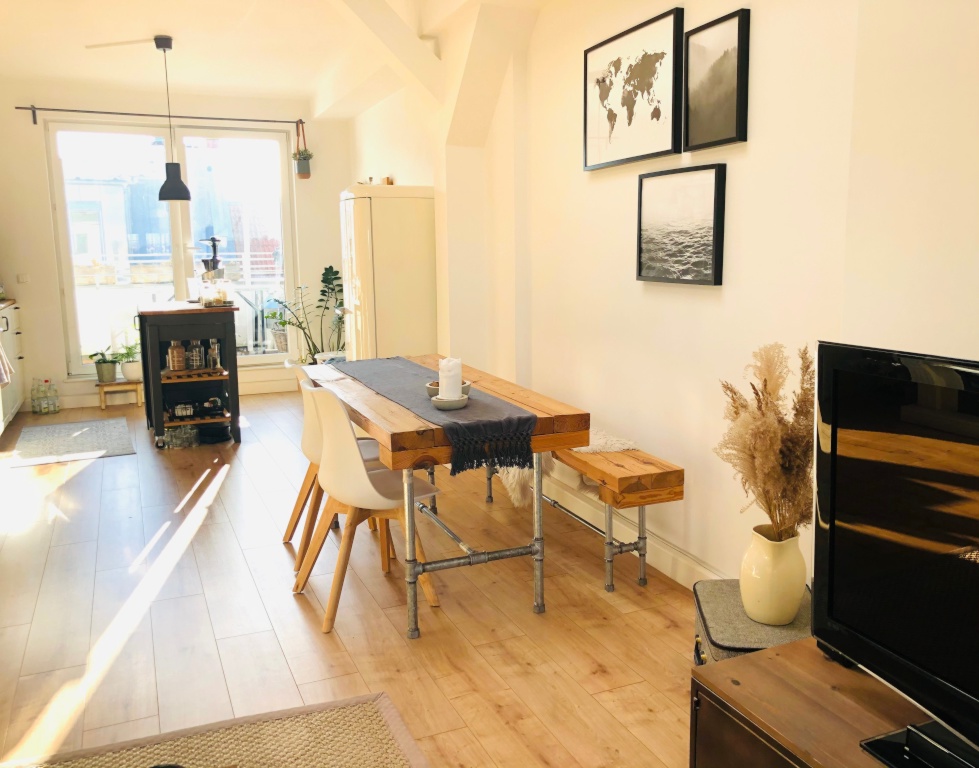 3-Zimmer-Dachgeschosswohnung mit Südbalkon - vollmöbliert – Müllerstr. 151, 13357 Berlin Berlin – Vorschaubild 2