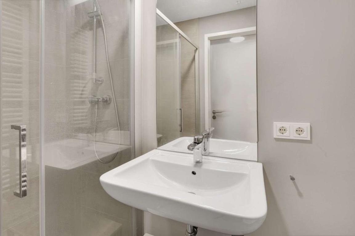 Möbliertes & zentrales Apartment in Köln Ehrenfeld | Classic Studio – Venloer Straße 245, 50823 Köln Ehrenfeld – Vorschaubild 3
