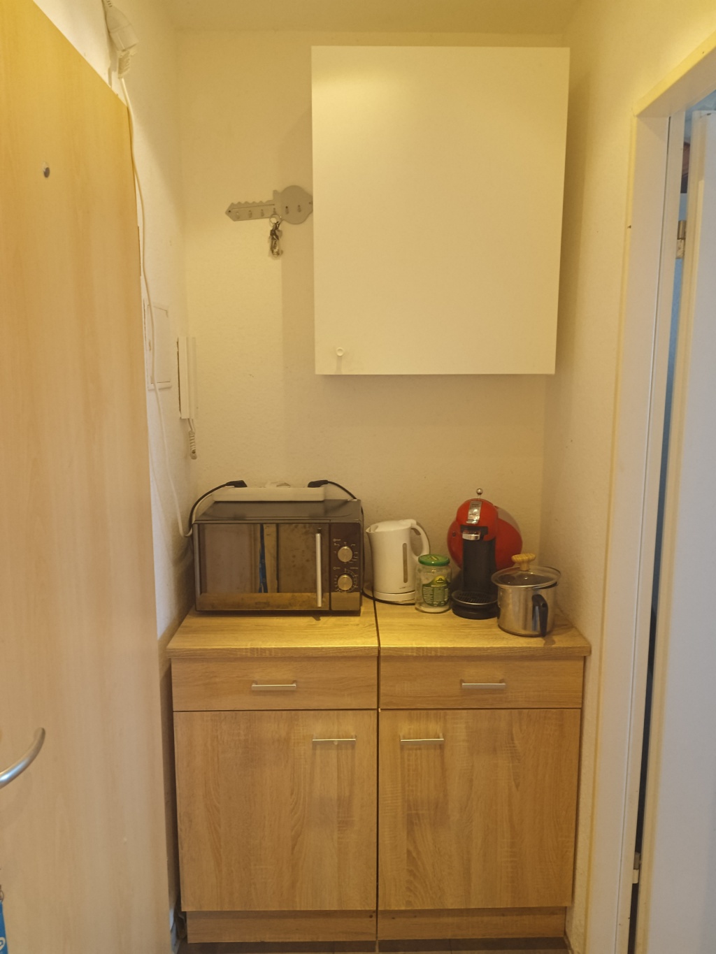 Voll möblierte 1-Zimmer-Wohnung zur Untermiete in der Innenstadt / Fully Furnished One-Bedroom Apartment for Sublet in City Centre – Richard-Wagner-Straße 77, 66111 Saarbrücken St. Johann – Vorschaubild 13