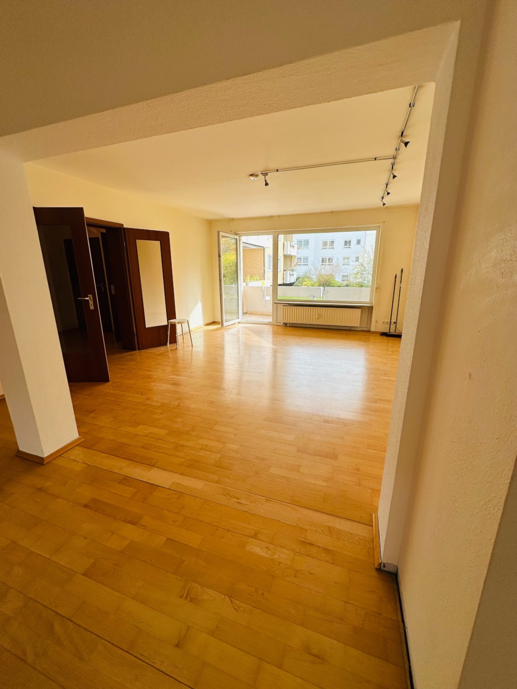 Wohnung als WG-Traum in Uni / FH / Klinik und Stadt- Laufweite Mainz-Bretzenheim: 4 Zimmer + Balkon & Gemeinschaftsgarten