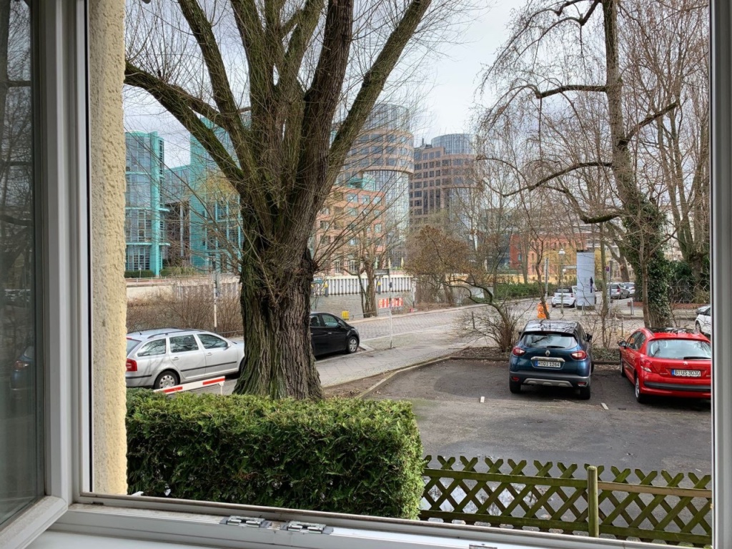 Voll möbliertes alles inklusive Studio mit Spreeblick - 6 Monate Mindestmietdauer *** Fully furnished all inclusive Studio with Riverview - 6 months minimum stay – Claudiusstraße 10, 10557 Berlin Moabit – Vorschaubild 9