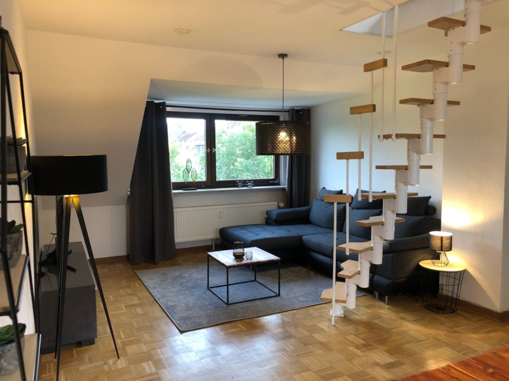 Sanierte Wohnung: zentrale freundliche Wohnung mit Einbauküche in der Stadtmitte von Essen
