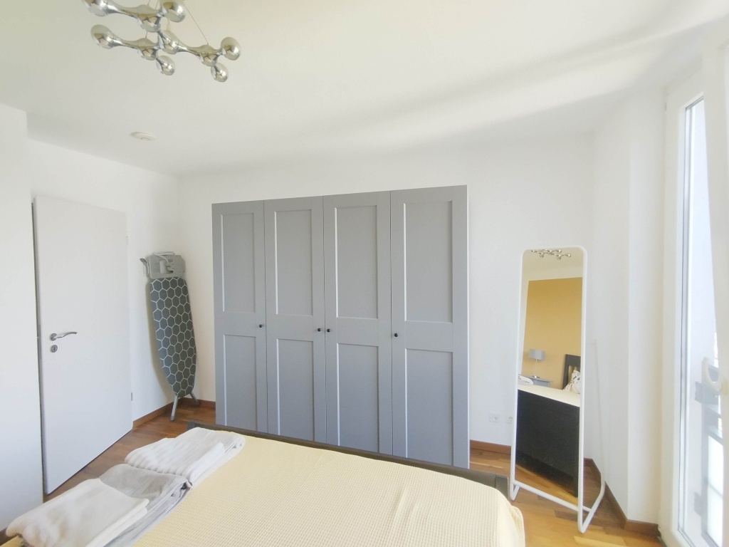 The fully furnished 4 room apartment in Giesing with the all-inclusive fixed-term contract till 19.06.2027 / Die komplett möblierte 4-Zimmer-Wohnung in Giesing mit befristetem All-inclusive Mietvertrag bis zum 19.06.2027 – Werinherstraße 97a, 81541 München Obergiesing-Fasangarten – Vorschaubild 18
