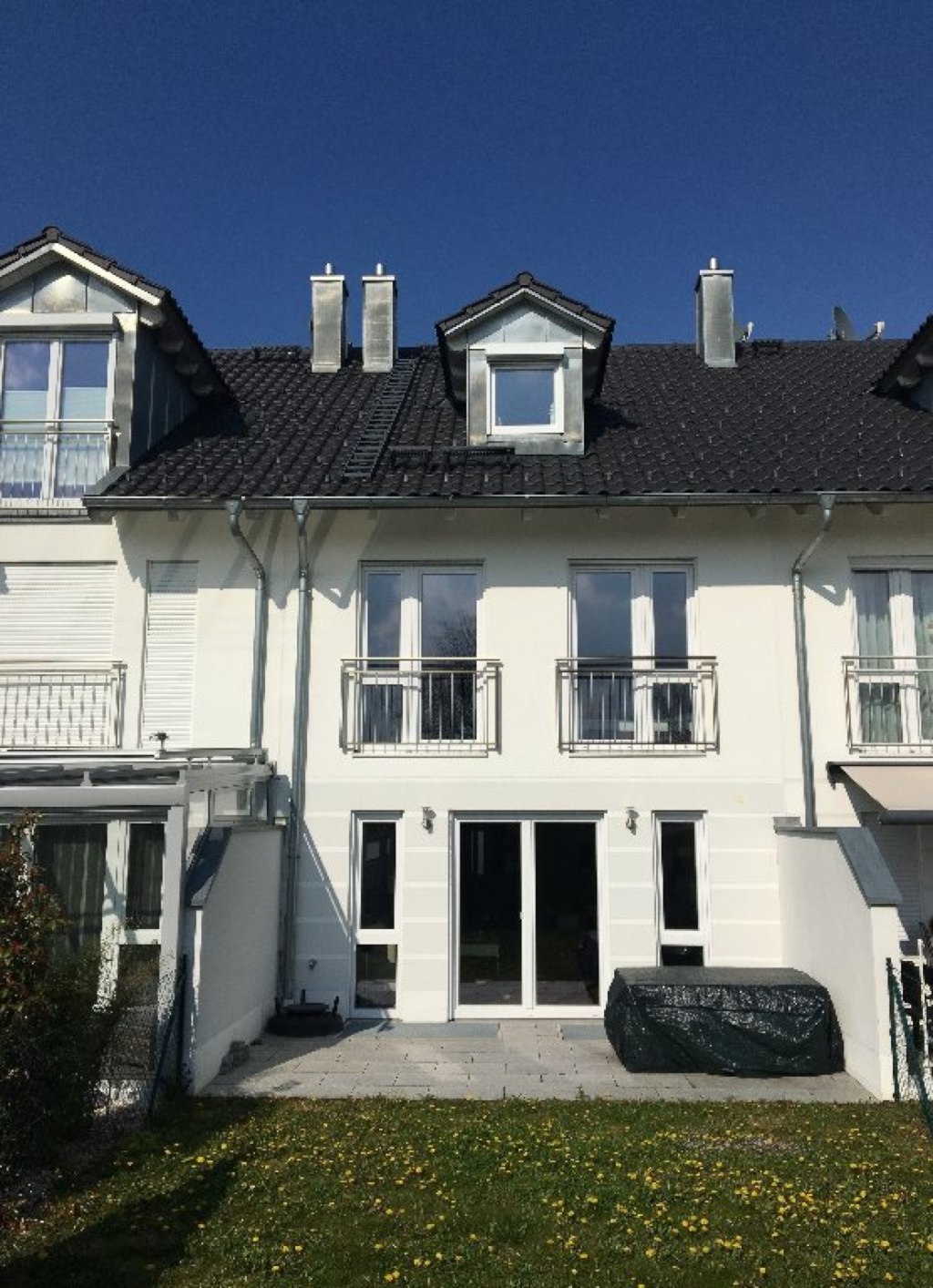 WG-Zimmer Garching b. München Pfarrer-Stain-Straße - Hausansicht hinten