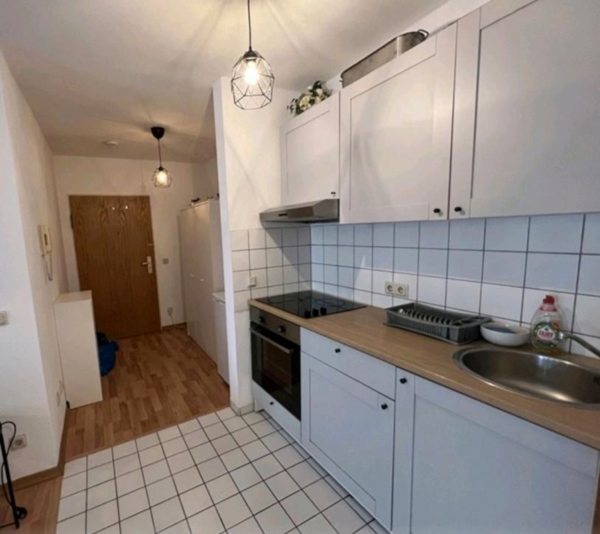 Helle, vollmöblierte 1-Zimmer-Wohnung mit Balkon in Connewitz – Scheffelstraße, 4277 Leipzig Connewitz – Vorschaubild 2