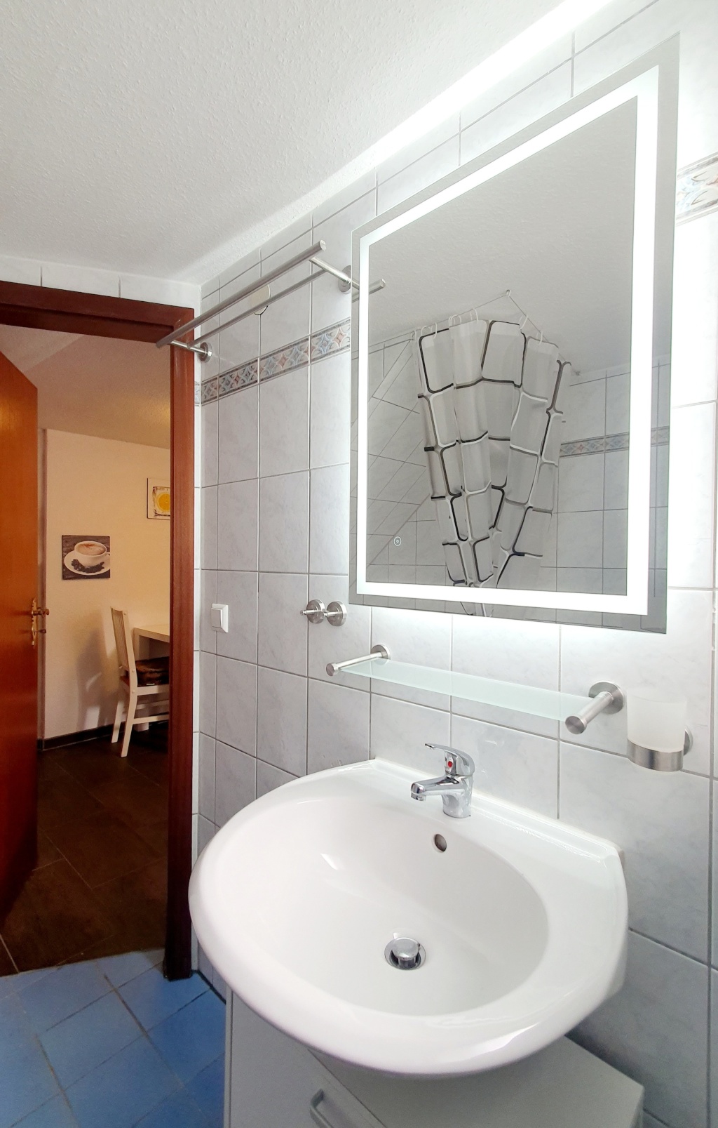 Renoviertes, helles, möbliertes 1,5 Zi. Apartement mit neuer Küche und Balkon – Lämmleshalde 33, 70376 Stuttgart Bad Cannstatt – Vorschaubild 8