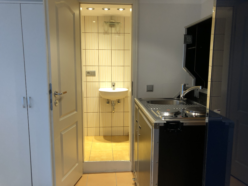 Hochwertig möblierte 1-Zimmer-Wohnung im Herzen von Stuttgart-Möhringen – Maierstraße, 70567 Stuttgart Möhringen – Vorschaubild 3