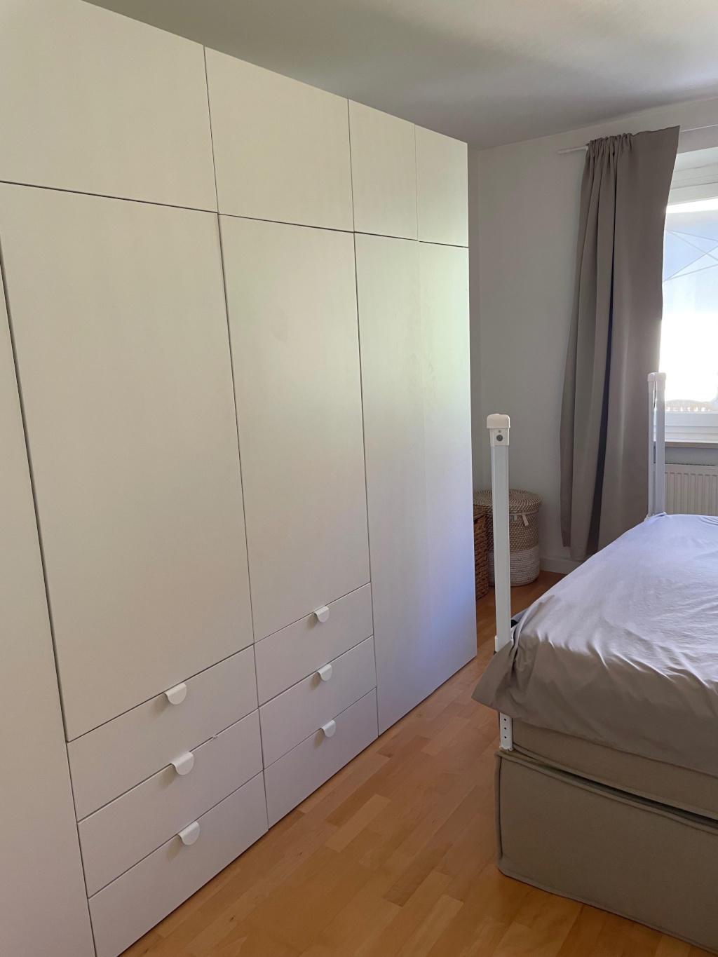 Voll möblierte zentrale 2,5 Zimmer Wohnung mit Balkon mitten in Schwabing an der Münchner Freiheit auf Zeit (6 Monate von Feb. bis Juli 27) – Morawitzkystraße, 80803 München Schwabing-Freimann – Vorschaubild 5