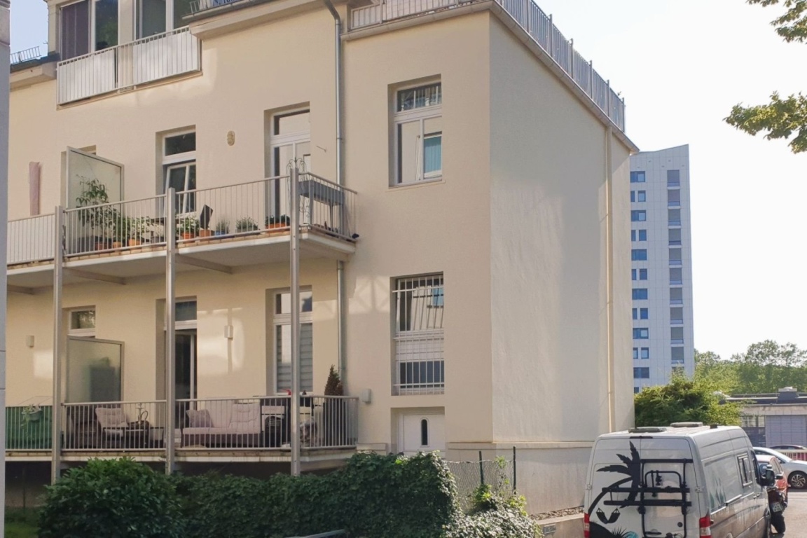 All-In-Miete, möbliertes Altbauapartment mit 2 Balkonen & Parkplatz in Bestlage Wiesbaden-Südost / All-inclusive rent, furnished historic apartment with 2 balconies & parking space in prime Wiesbaden-Southeast location – Mainzer Straße 62, 65185 Wiesbaden Südost – Vorschaubild 8