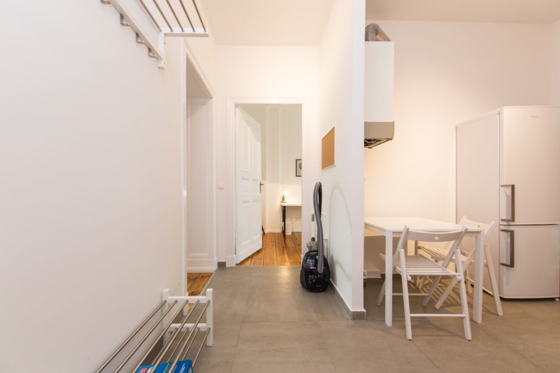 Modern möbliertes WG-Zimmer inkl. Anmeldung – Buschkrugallee, 12359 Berlin Britz – Vorschaubild 5