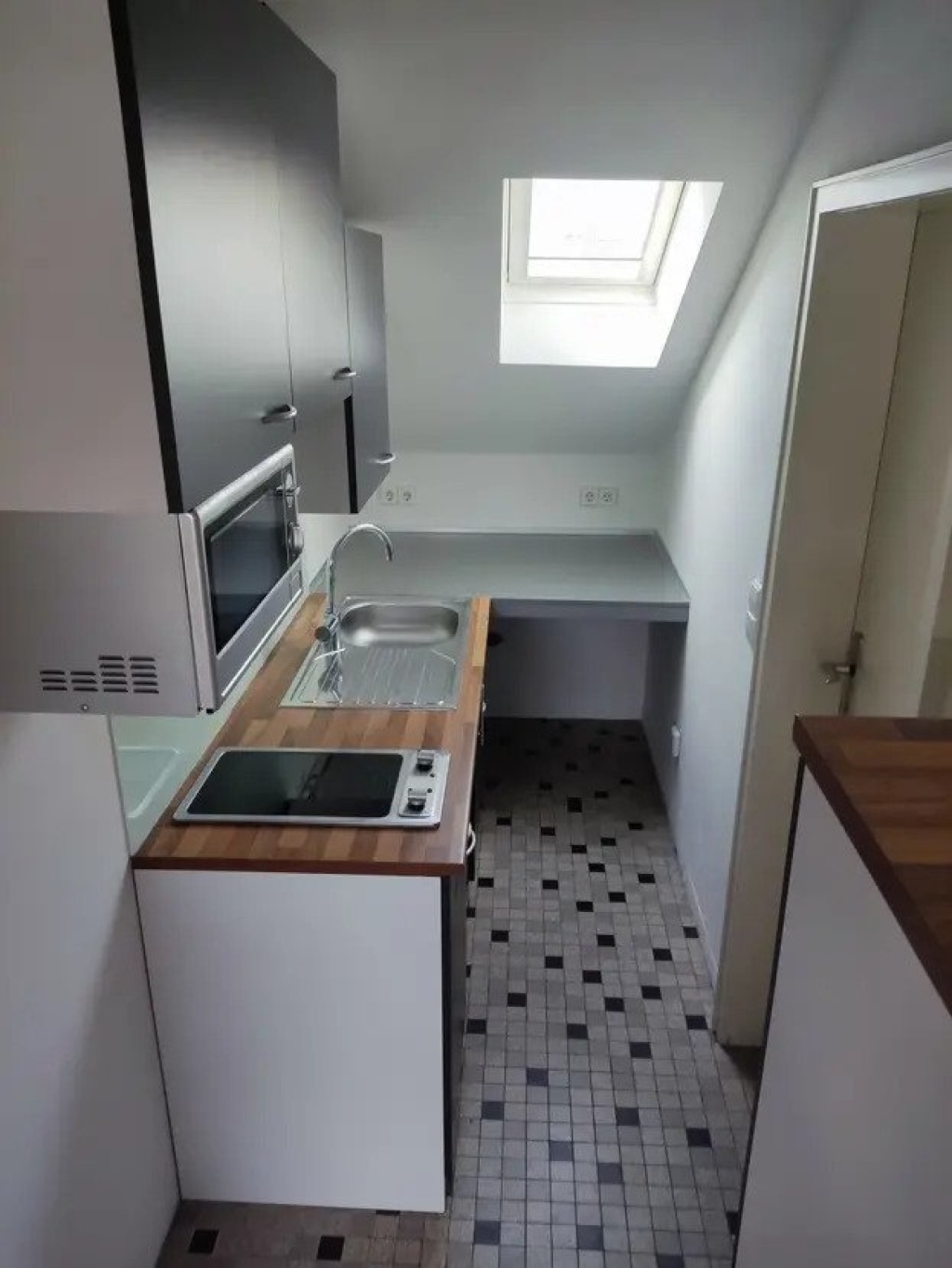 Helle 25qm-Dachgeschosswohnung in Heidelberg-Kirchheim – Perfekt für Studierende! – Liegnitzer Straße 25, 69124 Heidelberg Kirchheim – Vorschaubild 8