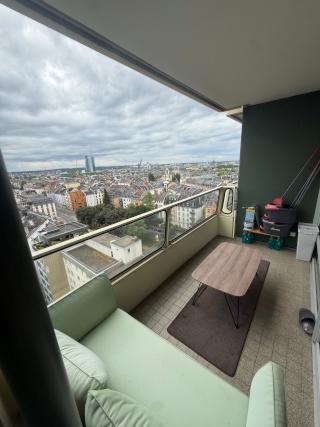 Helle möblierte Wohnung in Nordend/Bornheim – Balkon & Skylineblick
