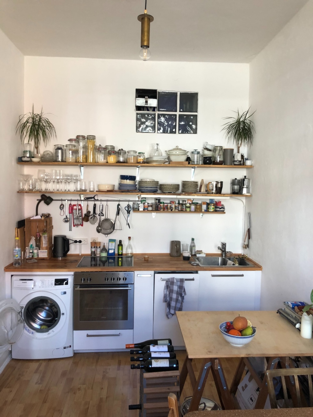 Gemütliche 2-Zimmer-Wohnung nahe Barbarossaplatz – perfekt für deinen Gamescom-Trip! – Kyffhäuserstraße, 50674 Köln Neustadt-Süd – Bild 1 von 3