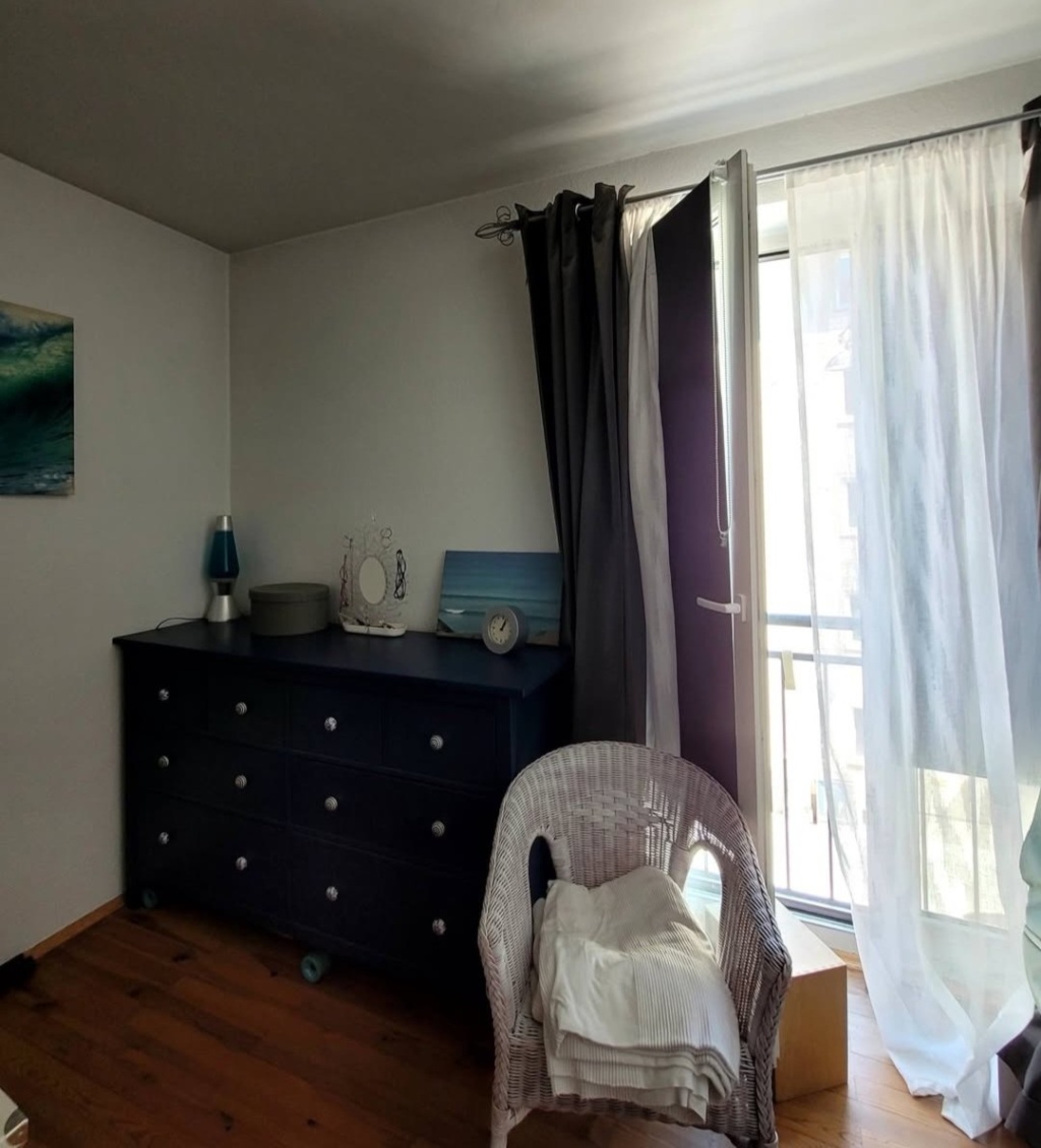 Wohnung Glockenbach Arndtstraße 14 - Schlafzimmer mit großen Fenster