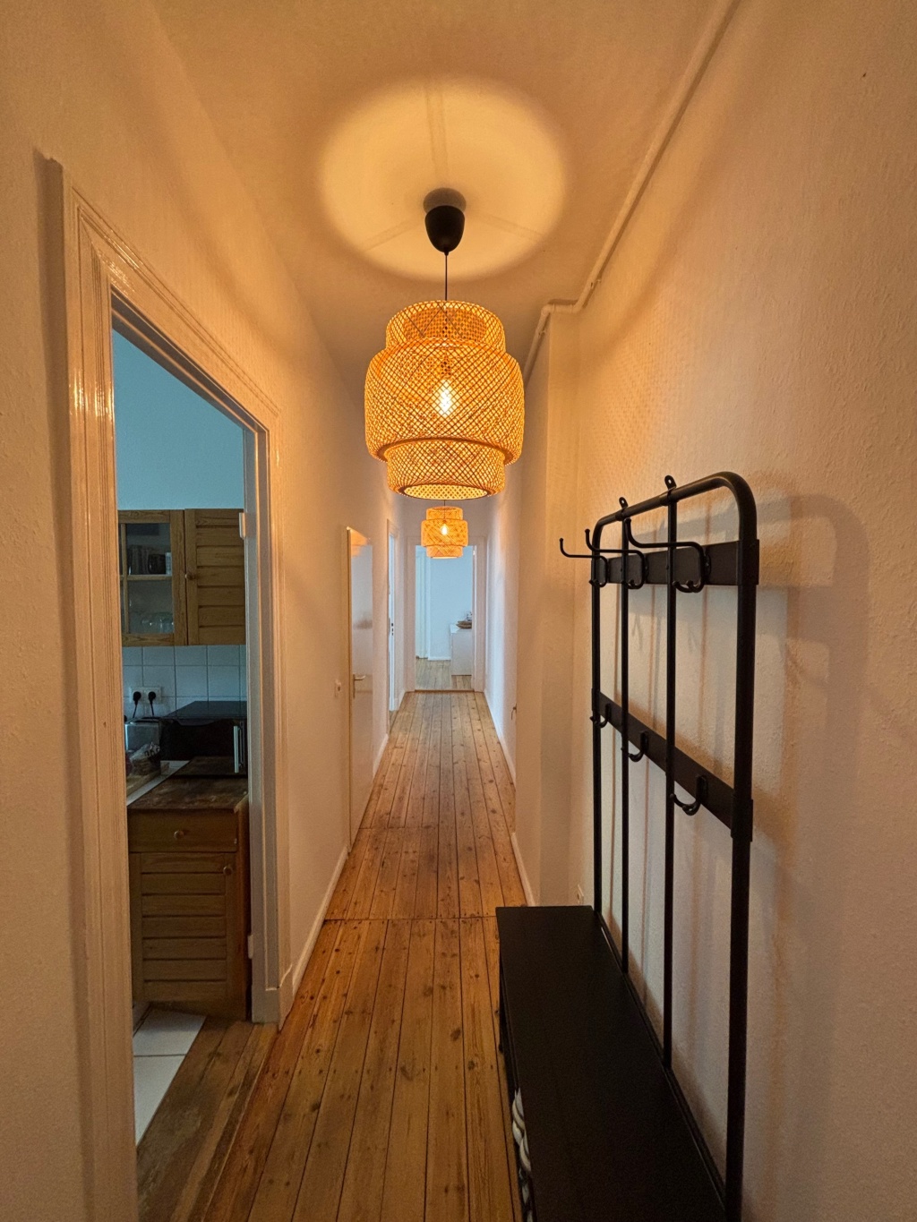 Ruhige, vollmöblierte Altbauwohnung im Hinterhaus – 3 Zimmer mit zwei Balkonen – Friedrichshaller Straße 23, 14199 Berlin Schmargendorf – Vorschaubild 11