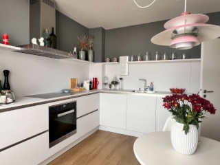 Anzeigenbild: Fast wie eine eigene Wohnung – viel Privatsphäre, große Südterrasse | Düsseldorf-Zentrum
