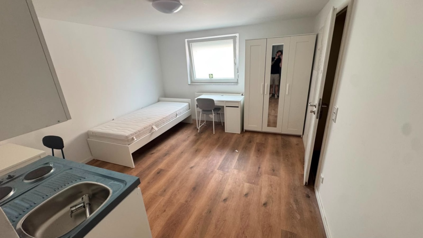 Newly Renovated Private Studio Apartment in the Heart of Erlangen