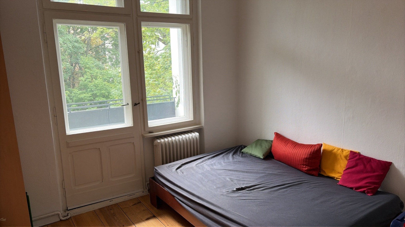 Ab sofort/1.9. bis 30.11.: 2Zi-Altbau mit Balkon+Klavier Nähe Ringbahn, ruhig, möbliert, grün, kurzfristig verfügbar – Beckerstraße, 12157 Berlin Friedenau – Vorschaubild 4