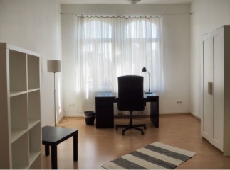 Anzeigenbild: lichtdurchflutetes, geräumiges Zimmer in 4er WG