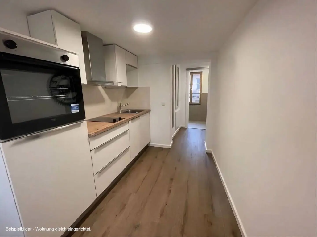 Stilvoll möblierte Altbauperle mit Balkon direkt am Weinmarkt – Irrerstraße 13, 90403 Nürnberg Sebald – Vorschaubild 5
