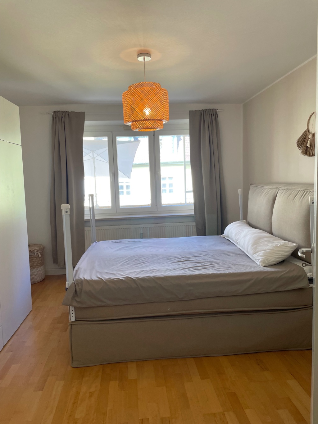 Voll möblierte zentrale 2,5 Zimmer Wohnung mit Balkon mitten in Schwabing an der Münchner Freiheit auf Zeit (6 Monate von Feb. bis Juli 27) – Morawitzkystraße, 80803 München Schwabing-Freimann – Vorschaubild 4
