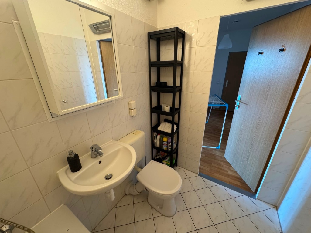 Helle vollmöblierte 3 Zimmer Dachgeschosswohnung ab 09/2026 – Massower Straße, 10315 Berlin Friedrichsfelde – Vorschaubild 10