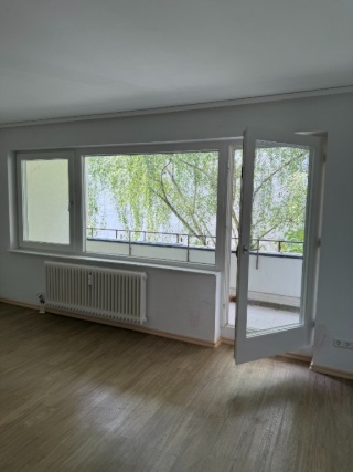 Ad image: Balkon-Zimmer zur eigenen Entfaltung mit Blick ins Grüne