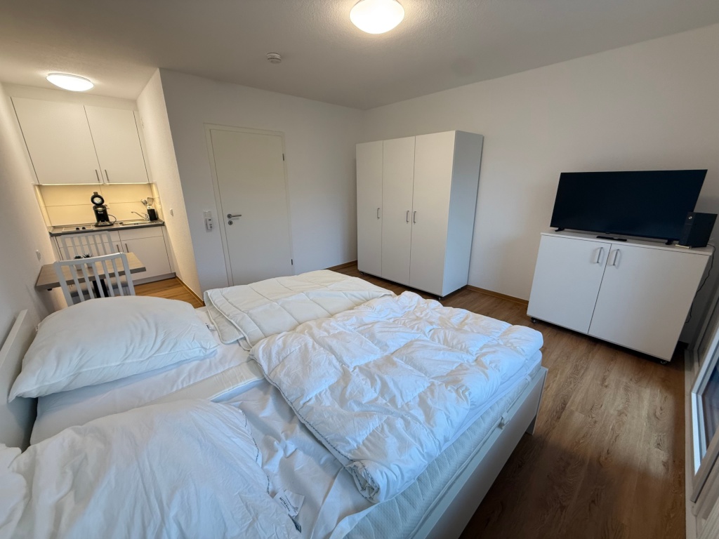 Voll möbliertes Apartment mit Balkon zur Zwischenmiete 28.08.-29.09.2026 – Burgstraße 74, 51103 Köln Vingst – Vorschaubild 2