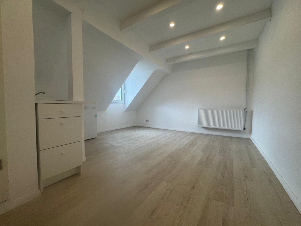 Dein eigenes Reich statt WG-Zimmer: Modernes DG-Studio | Erstbezug | 580 € All-Inclusive – Altendorfer Straße 339, 45143 Essen Altendorf – Vorschaubild 2
