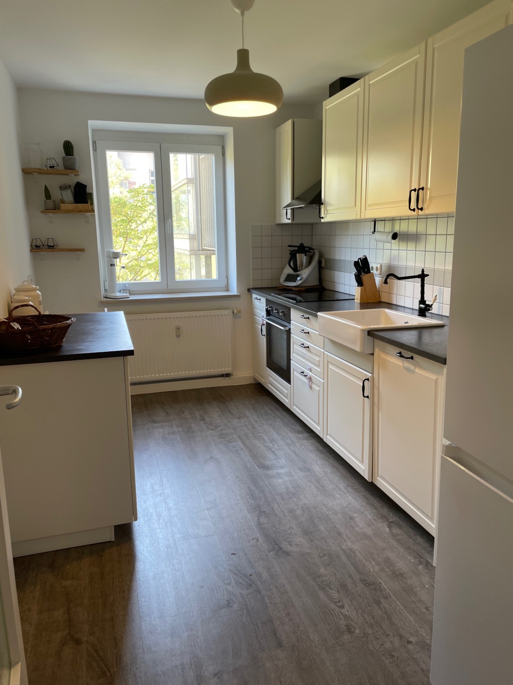 Voll möblierte zentrale 2,5 Zimmer Wohnung mit Balkon mitten in Schwabing an der Münchner Freiheit auf Zeit (6 Monate von Feb. bis Juli 27) – Morawitzkystraße, 80803 München Schwabing-Freimann – Vorschaubild 6