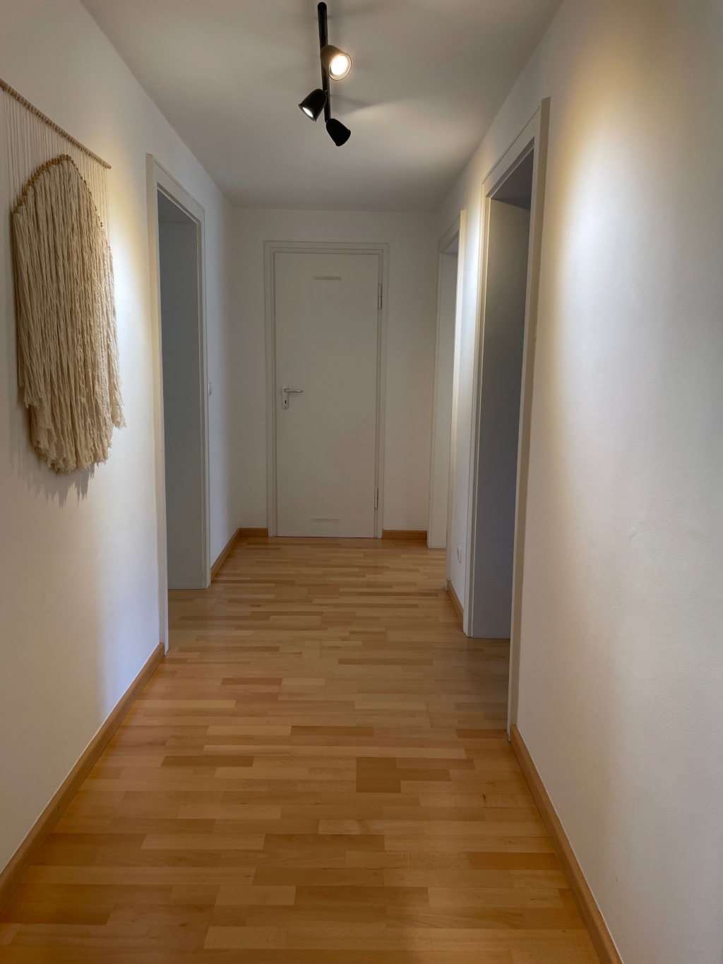 Voll möblierte zentrale 2,5 Zimmer Wohnung mit Balkon mitten in Schwabing an der Münchner Freiheit auf Zeit (6 Monate von Feb. bis Juli 27) – Morawitzkystraße, 80803 München Schwabing-Freimann – Vorschaubild 8