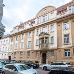 Anzeigenbild: Schöne Wohnung im Zentrum mit Küche & Parkett ab 01.09 (auch früher möglich) – All-Inclusive Miete!