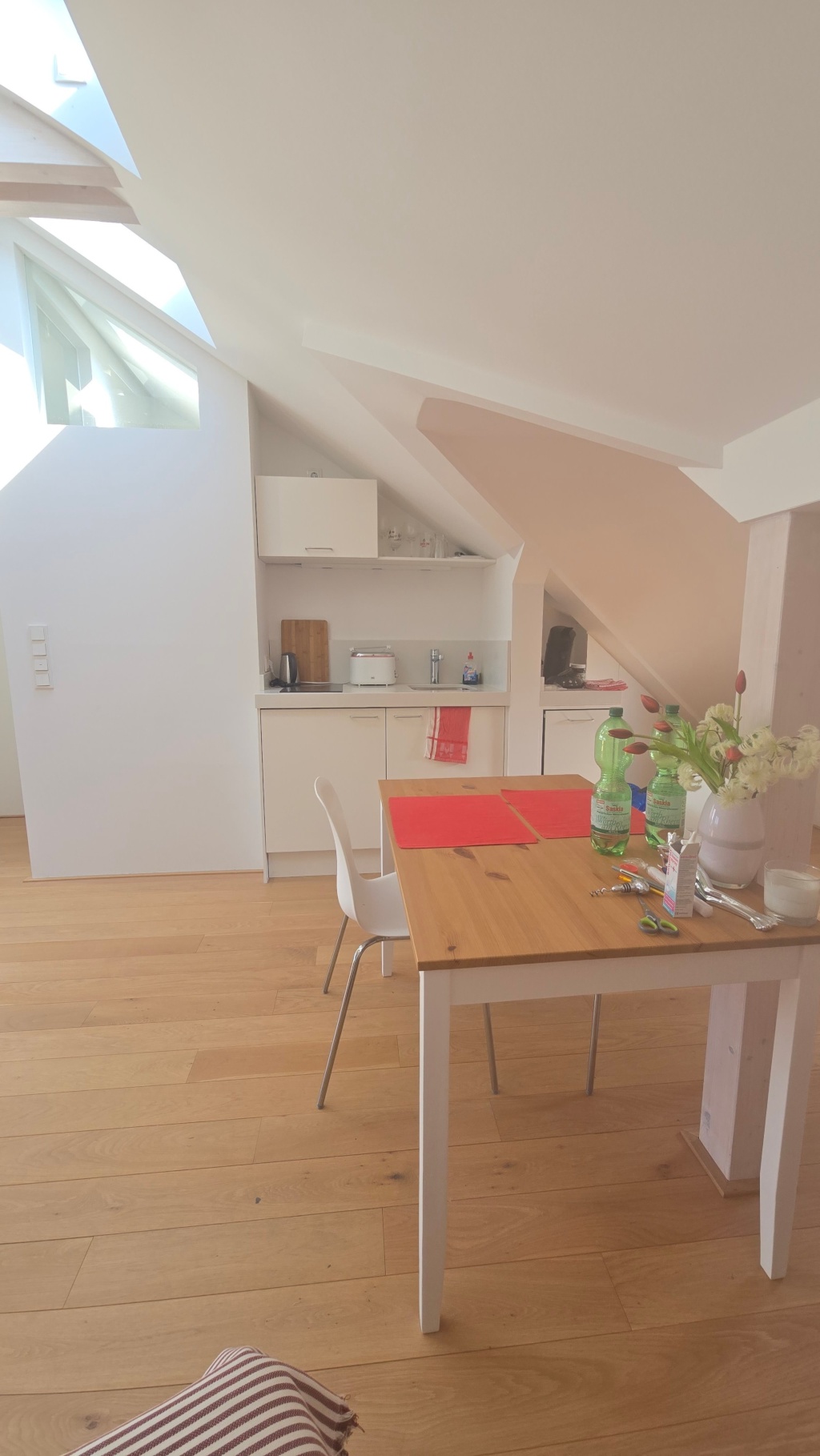 Schönes Dachgeschoss, beste Lage Poppelsdorf, Balkon, möbliert – Sternenburgstraße 83, 53115 Bonn Poppelsdorf – Vorschaubild 2