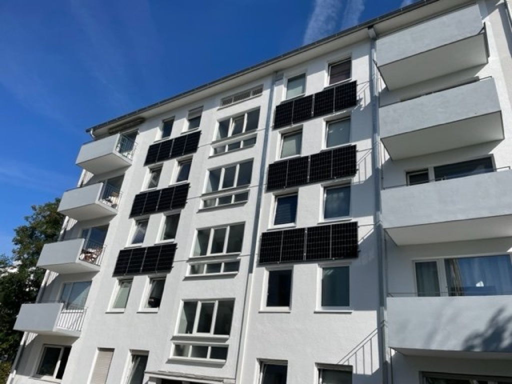 möblierte 2-Zimmer-Wohnung mit Balkon als 2-er WG zu vermieten