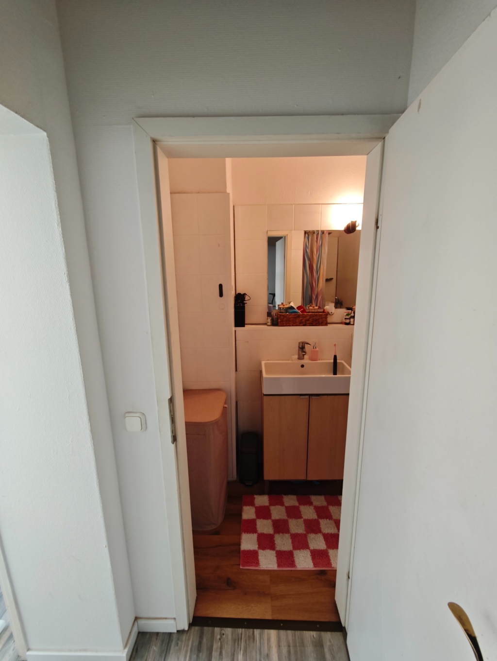 Untermiete: Schöne Altbau 2 Zimmer Wohnung in Mülheim - 2 Minuten zum Rhein – Mülheimer Freiheit, 51063 Köln Mülheim – Vorschaubild 10