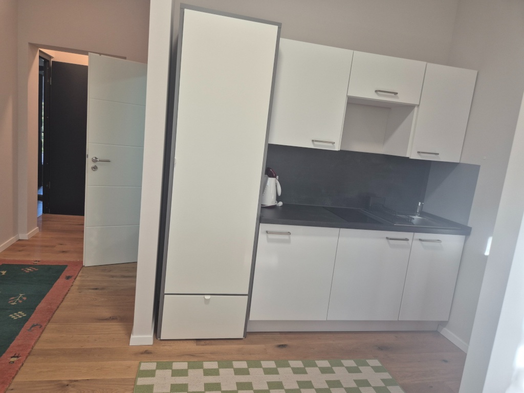 Schöne frisch renovierte möblierte 1- Zimmer Wohnung zu vermieten – Tiergartenstraße, 30559 Hannover Kirchrode – Vorschaubild 2