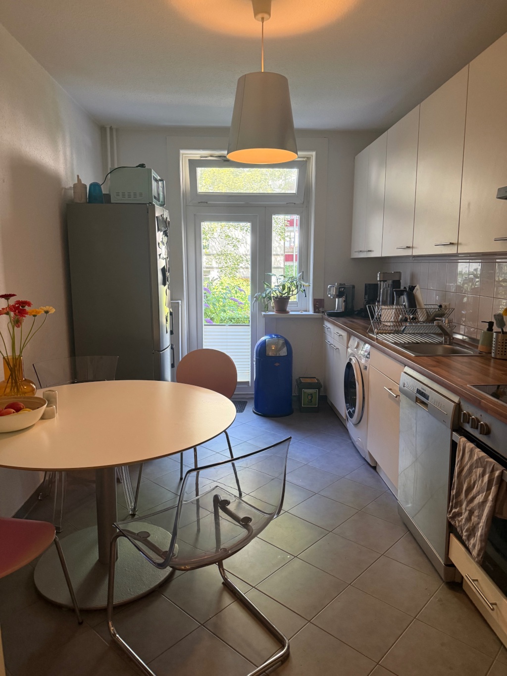Untermiete: Möblierte 2,5-Zimmer-Wohnung mit Garten mitten in der City – Garbestraße, 20144 Hamburg Eimsbüttel – Vorschaubild 4