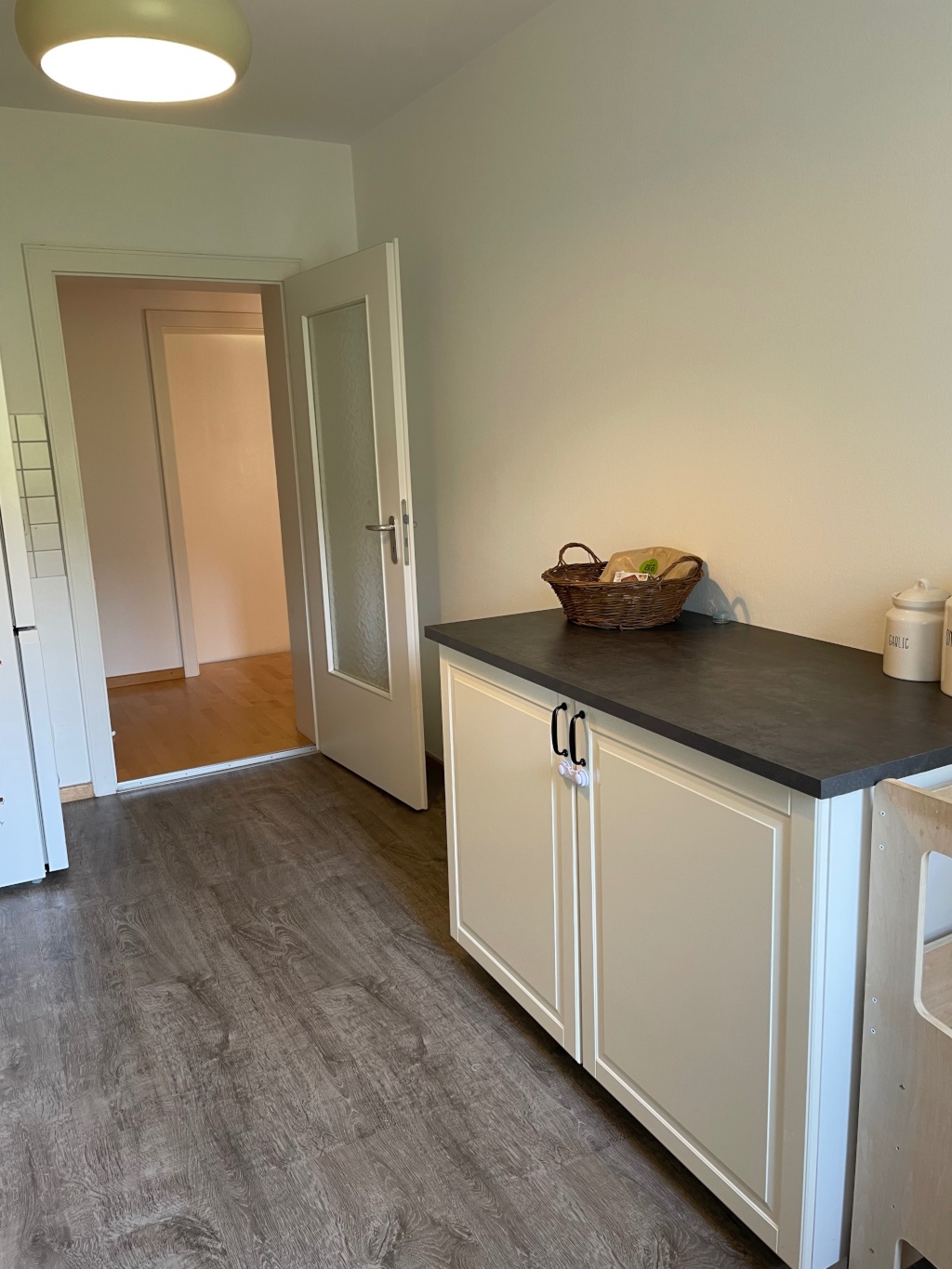 Voll möblierte zentrale 2,5 Zimmer Wohnung mit Balkon mitten in Schwabing an der Münchner Freiheit auf Zeit (6 Monate von Feb. bis Juli 27) – Morawitzkystraße, 80803 München Schwabing-Freimann – Vorschaubild 7