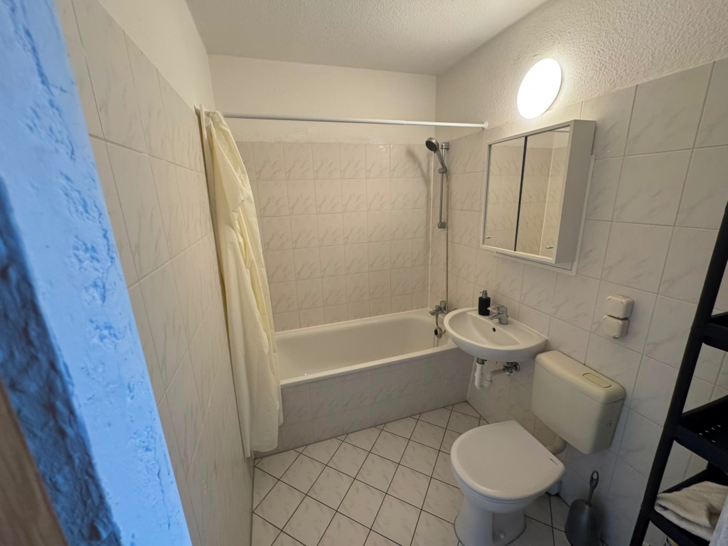 Helle vollmöblierte 3 Zimmer Dachgeschosswohnung ab 09/2026 – Massower Straße, 10315 Berlin Friedrichsfelde – Vorschaubild 9