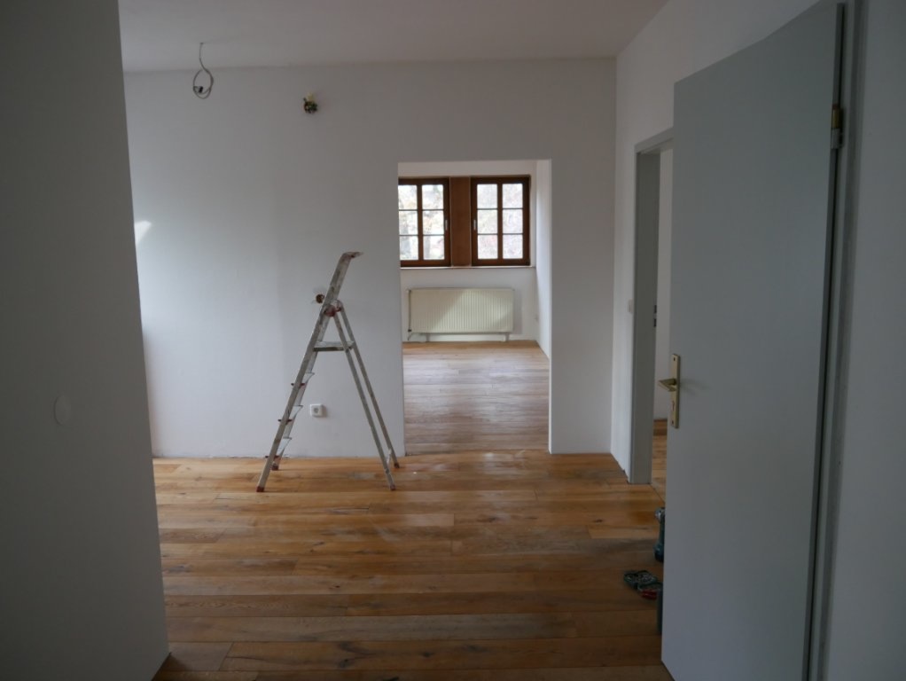 Wohnung Ahlem Krugstrasse 21 - Blick vom Flur durch die Küche ins Wohnzimmer