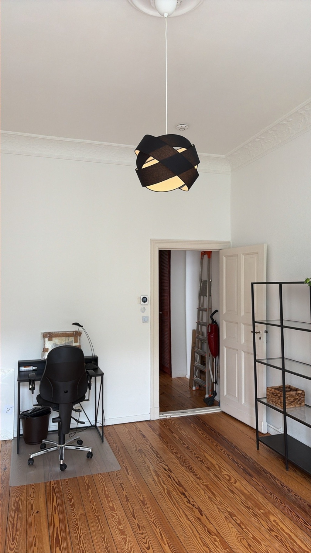 Ab sofort/1.9. bis 30.11.: 2Zi-Altbau mit Balkon+Klavier Nähe Ringbahn, ruhig, möbliert, grün, kurzfristig verfügbar – Beckerstraße, 12157 Berlin Friedenau – Vorschaubild 2