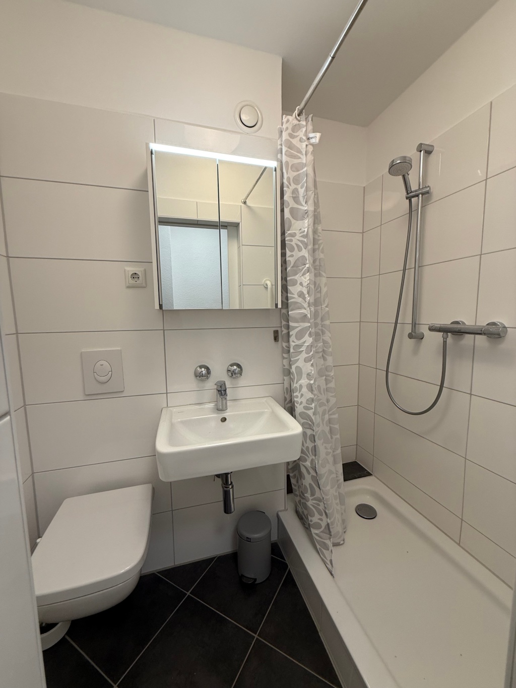 Voll möbliertes Apartment mit Balkon zur Zwischenmiete 28.08.-29.09.2026 – Burgstraße 74, 51103 Köln Vingst – Vorschaubild 7