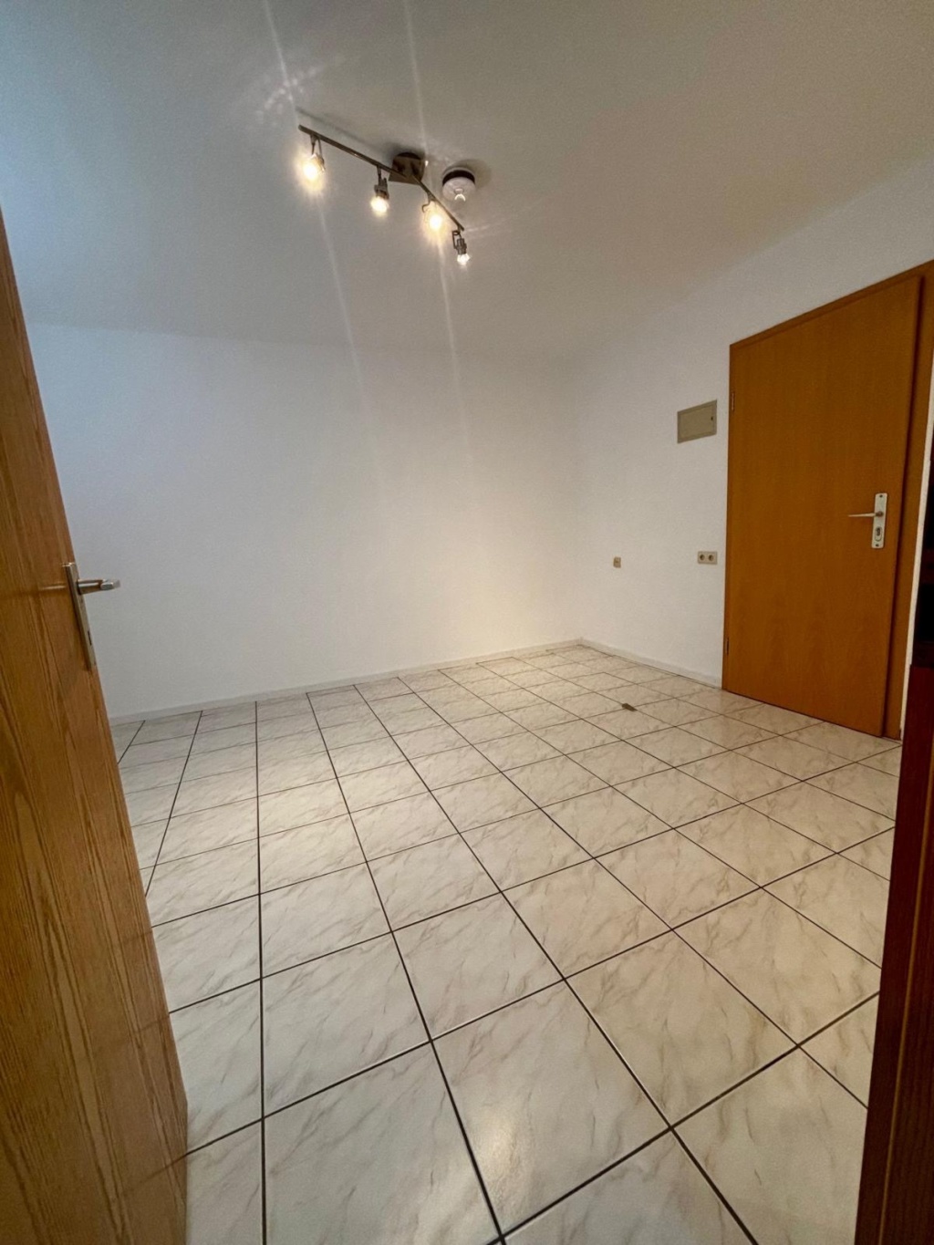 Helle 1-Zimmerwohnung unbefristet zu vermieten – Böckinger Straße 24, 70437 Stuttgart Rot – Vorschaubild 4