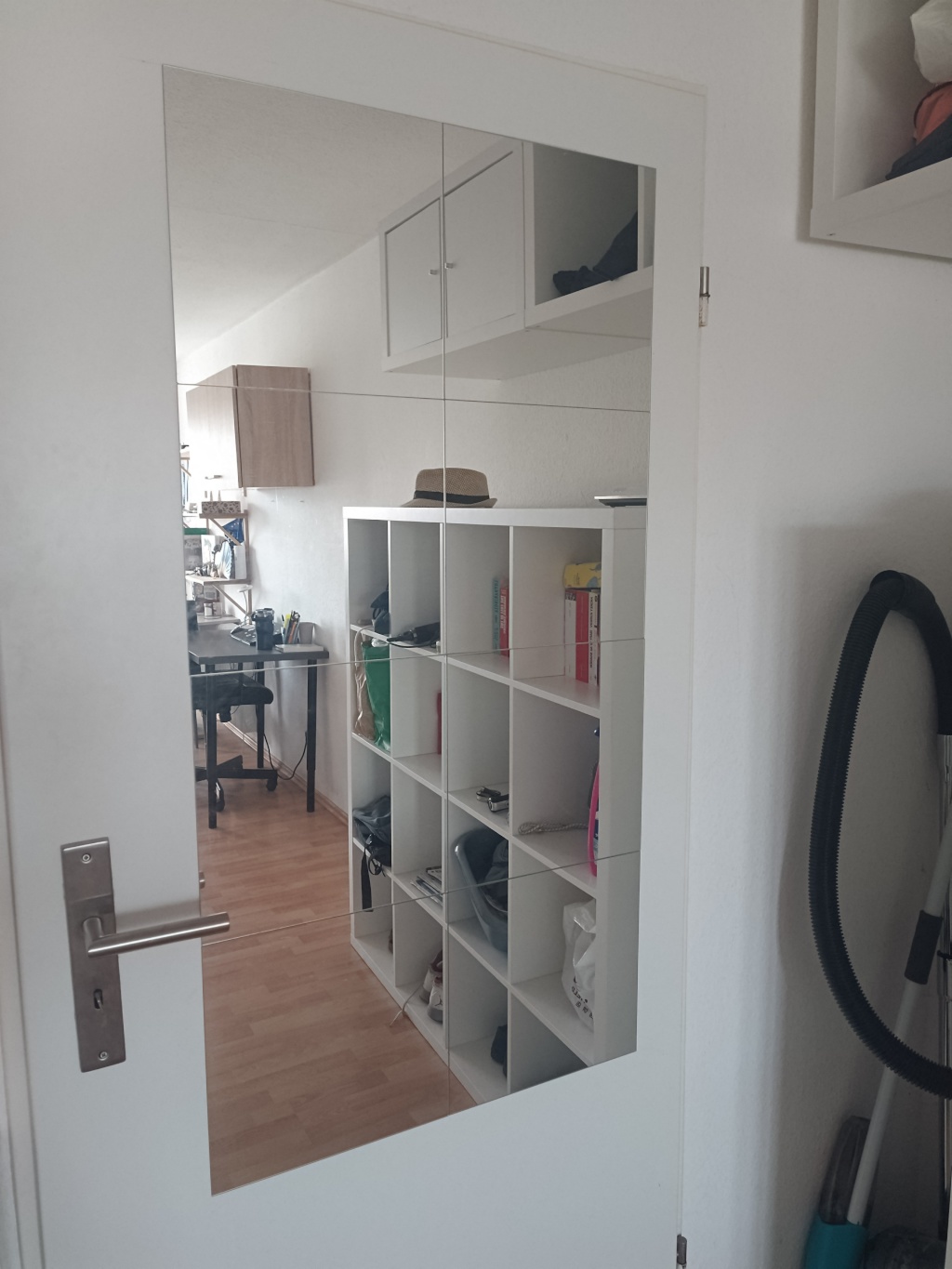 Voll möblierte 1-Zimmer-Wohnung zur Untermiete in der Innenstadt / Fully Furnished One-Bedroom Apartment for Sublet in City Centre – Richard-Wagner-Straße 77, 66111 Saarbrücken St. Johann – Vorschaubild 2